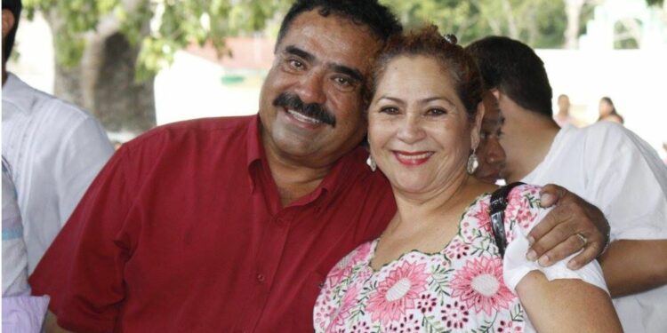 Coalición PAN-PRI registra a mamá de "Chanito Toledo" como síndico de Solidaridad