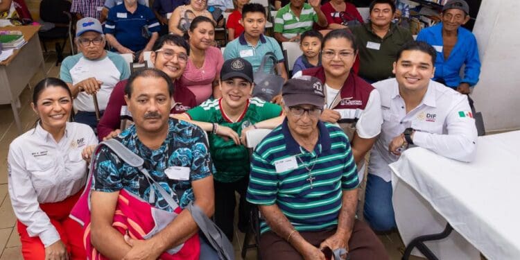 Estefanía Mercado transforma vidas con entrega de auxiliares auditivos a familias vulnerables de Playa del Carmen