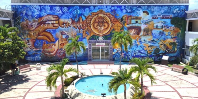 Gobierno de Playa del Carmen presenta exposición de arte "(a) Cortando Bordes"