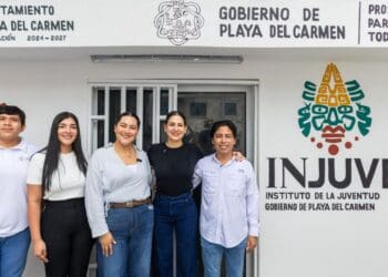 Inaugura Estefanía Mercado Oficina de Enlace de Juventud en Puerto Aventuras